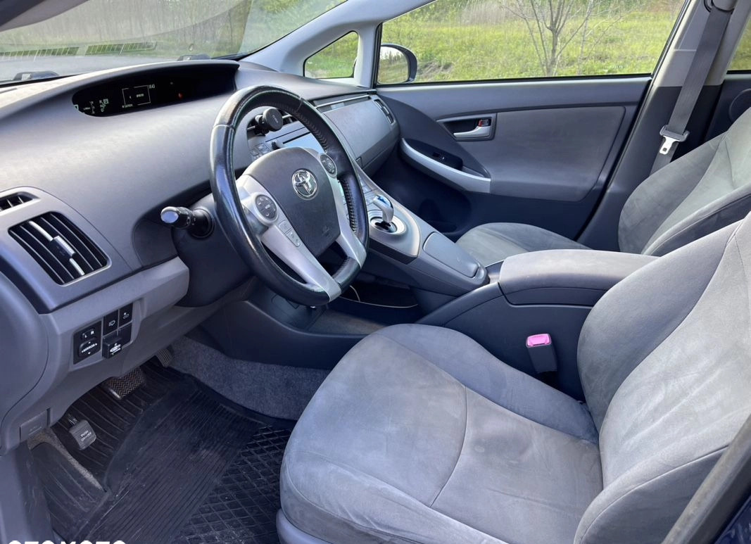 Toyota Prius cena 34000 przebieg: 340000, rok produkcji 2010 z Ślesin małe 742